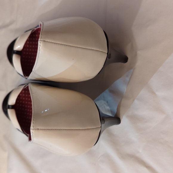 B.A.I.T. VEGAN VINTAGE STLYE PUMPS - Picture 6 of 12